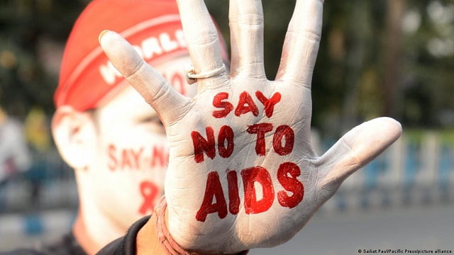 Vaccine HIV phát triển thành công, đại dịch AIDS nhanh chóng kết thúc