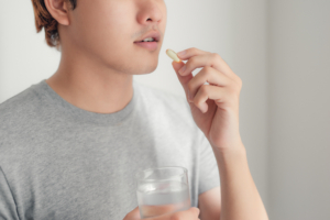 uống thuốc arv sai giờ có sao không