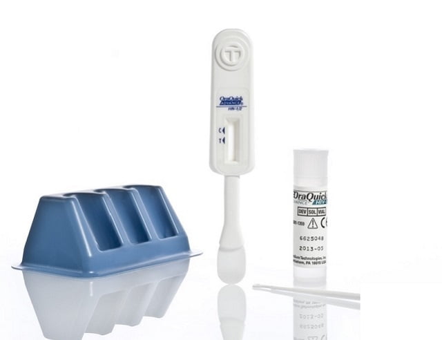 Oraquick test là loại que test sử dụng dung dịch miệng (nước bọt) làm mẫu thử