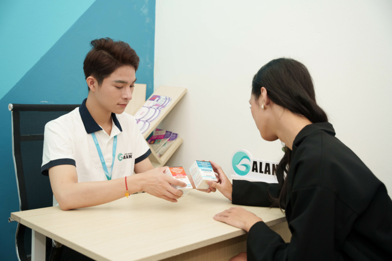 galant thân thiện, tận tâm
