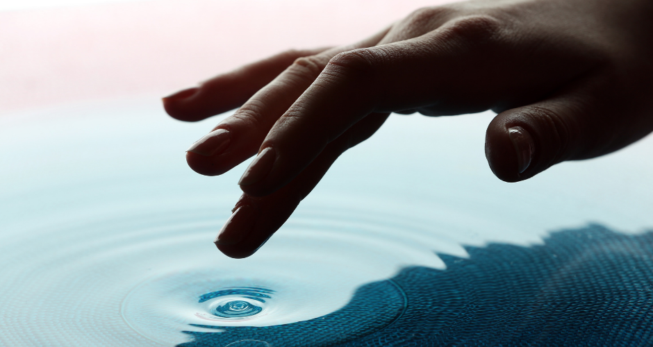 Kích thích những điểm nhạy cảm trên cơ thể để tăng hưng phấn