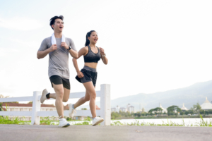 rèn luyện thể chất tăng sự bền bỉ trong chuyện chăn gối 