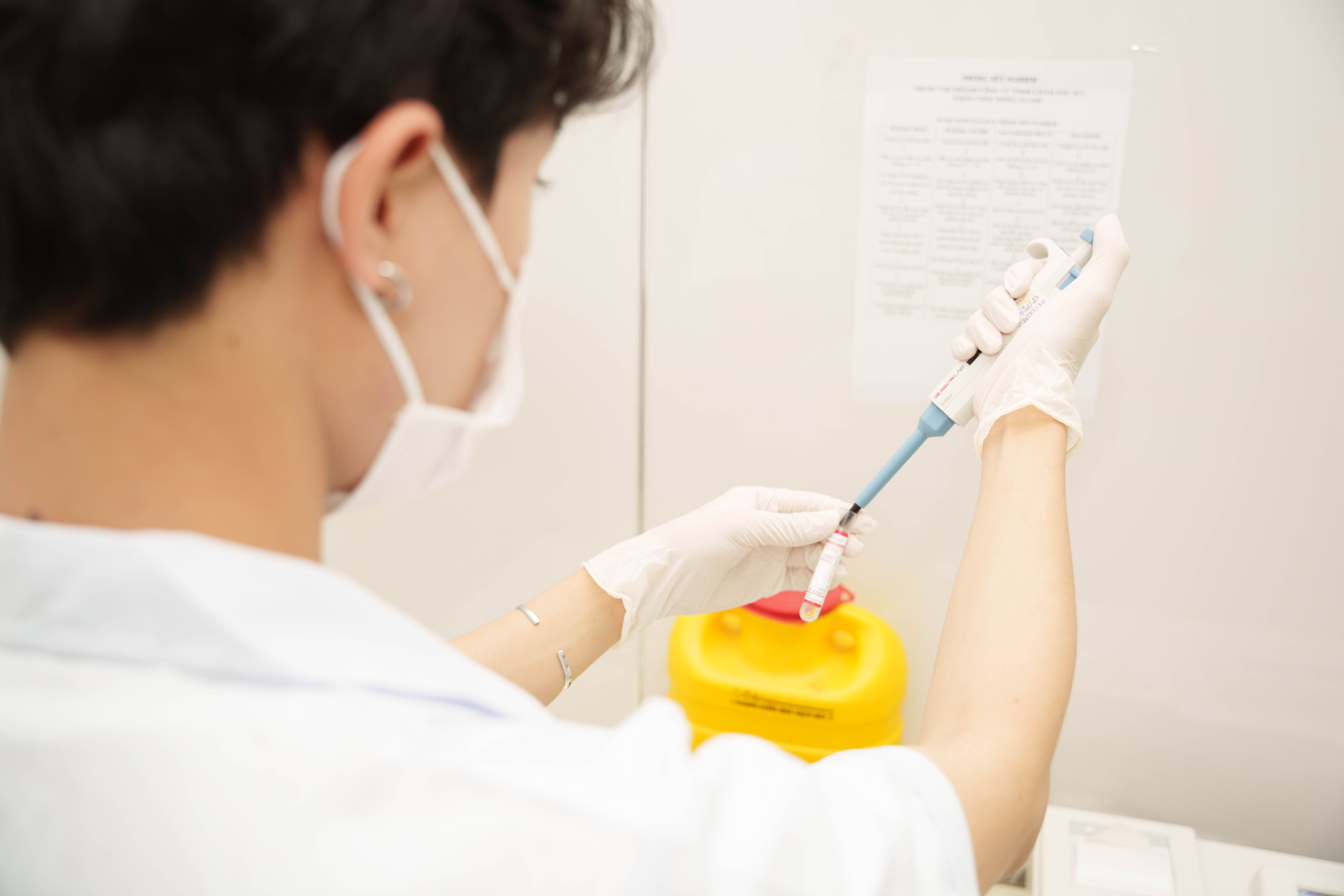 xét nghiệm hiv Ag/Ab