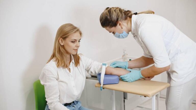 Sau khi sinh nên tái khám HPV