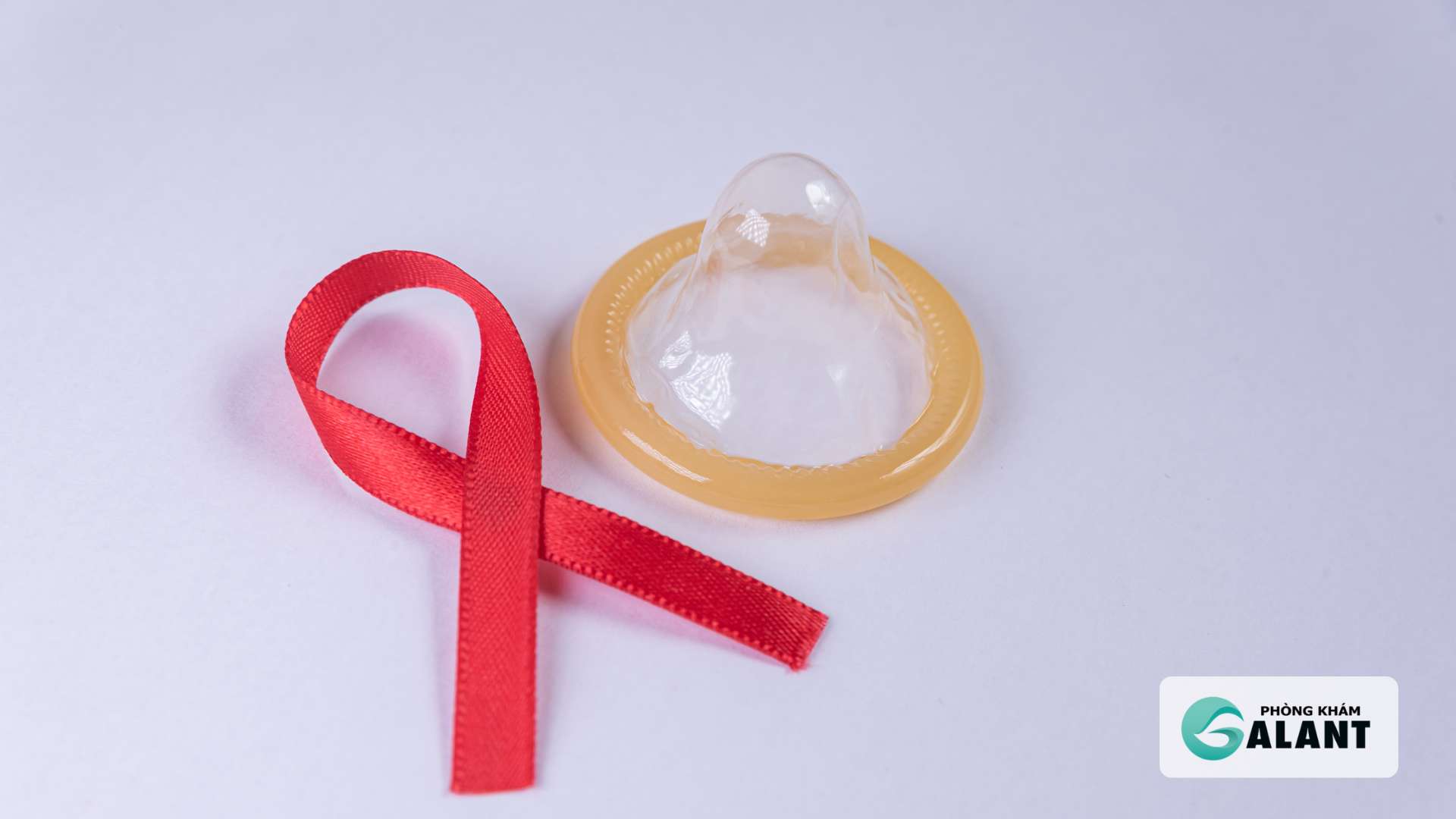 Hướng dẫn sử dụng bao cao su đúng cách phòng ngừa HIV